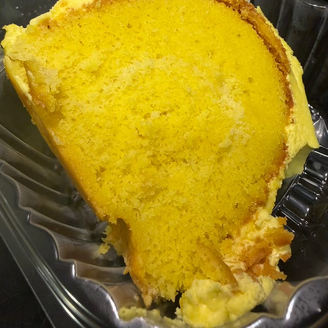 Lemon cake bound.