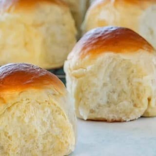 10 Hawaiian rolls